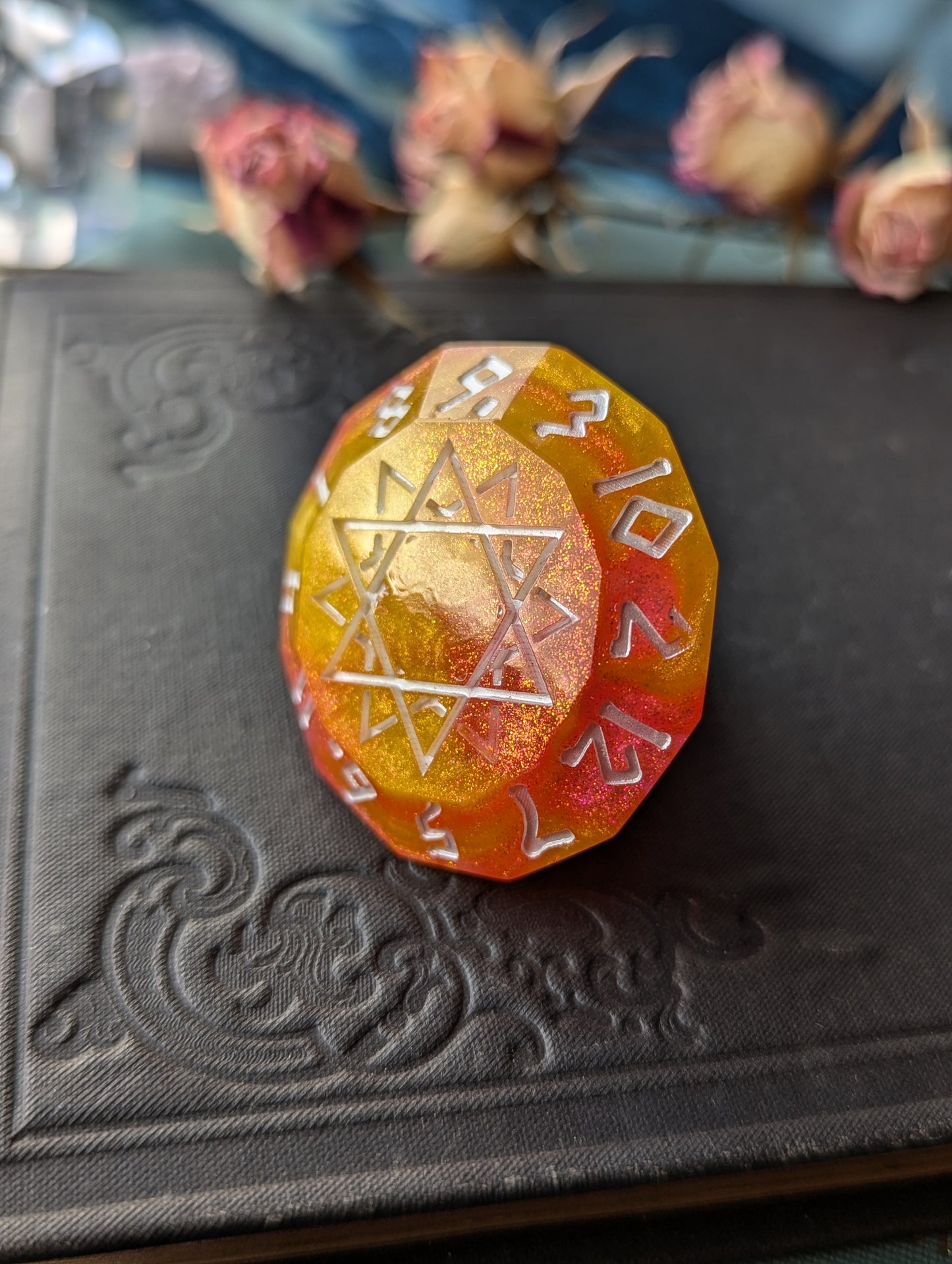 Marigold Spark - Zodiac d12 Single Dice