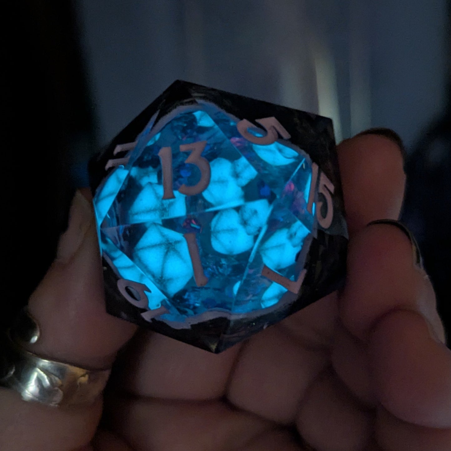 Dungeon Geode (Amethyst) - 40mm Chonk d20 Single Dice